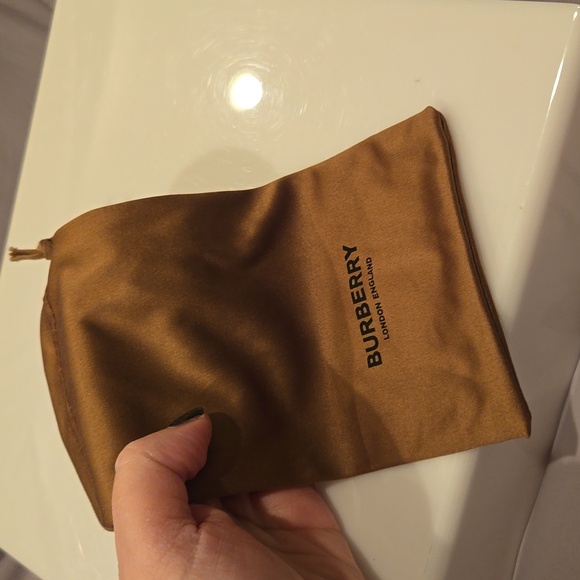 Burberry Checkered Brown Cat Eye Sunglasses brand new in box - Picture 9 of 15